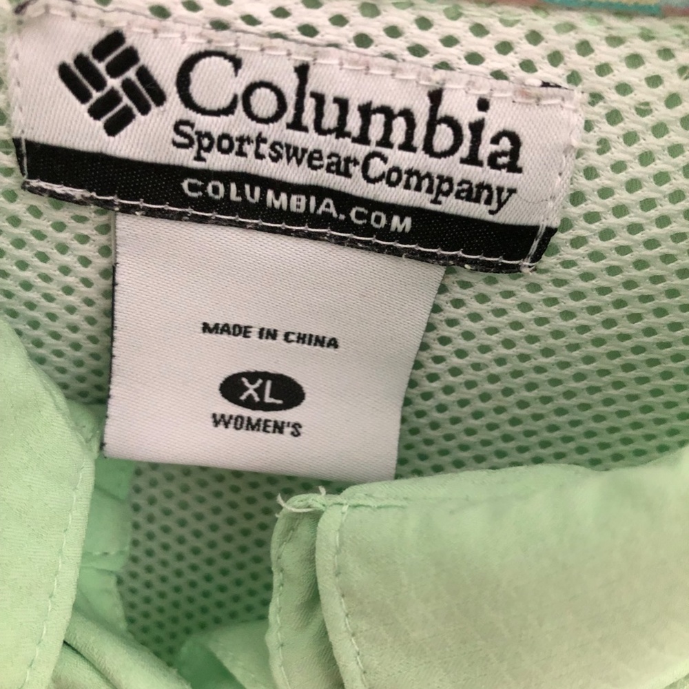 Columbia Women's Sport's Shirt - Picture 2 of 3